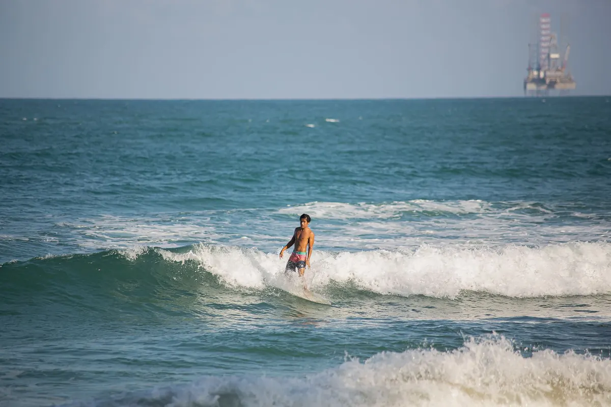 How to Use Surf Reports with Tide Charts for Better UK Surf Sessions